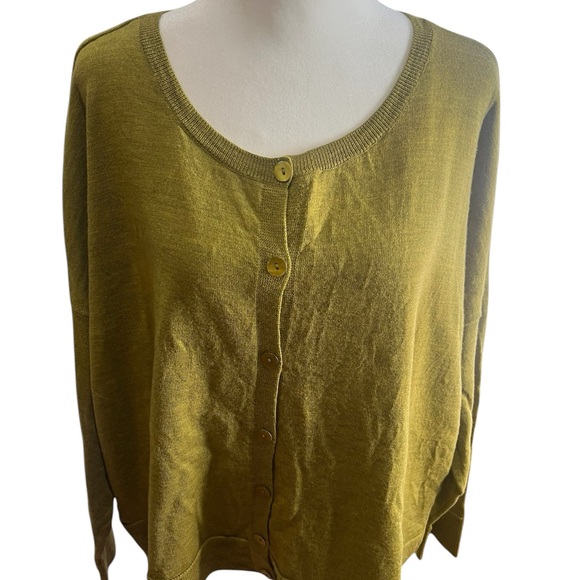 Eileen Fisher cardigan, olive green Merino Wool with matching buttons, XL - Picture 5 of 5
